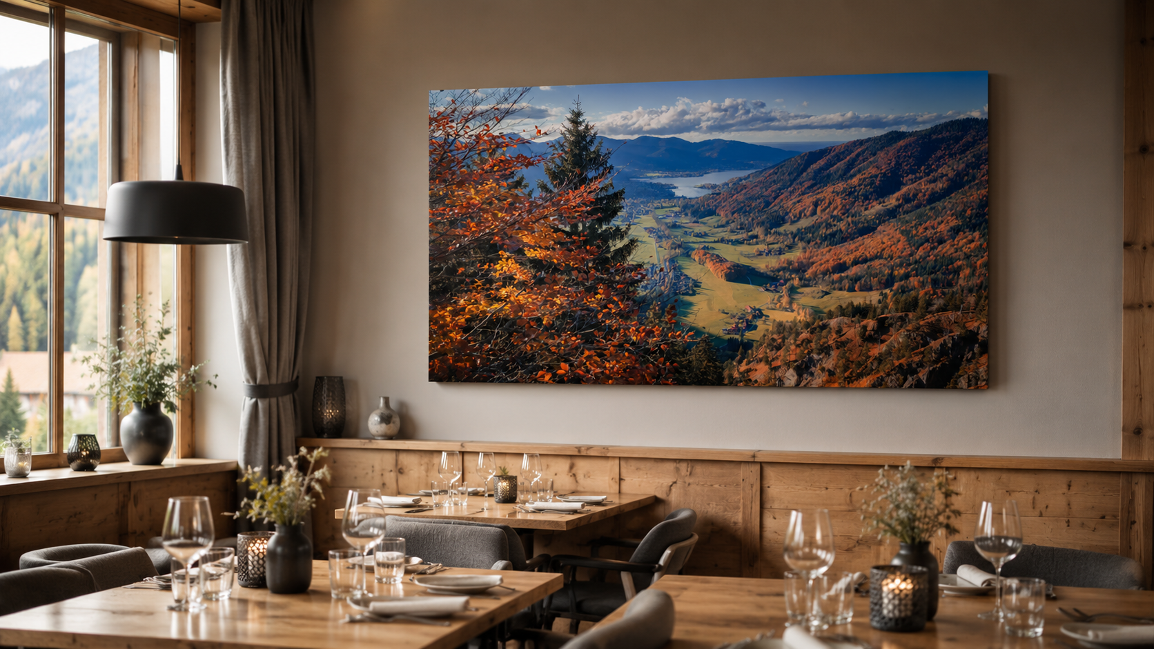 Restaurant im Alpenraum mit Leinwandmotiv aus dem Tegernseer Tal